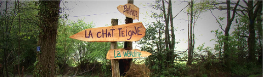 Des panneaux directionnels vers des lieux-dits de NDDL